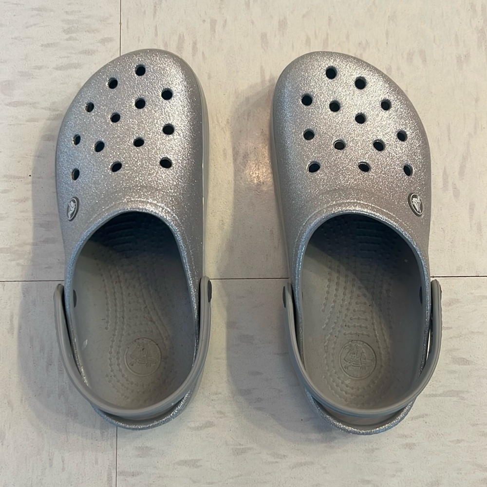 Crocs - size 8 - silver sparkle